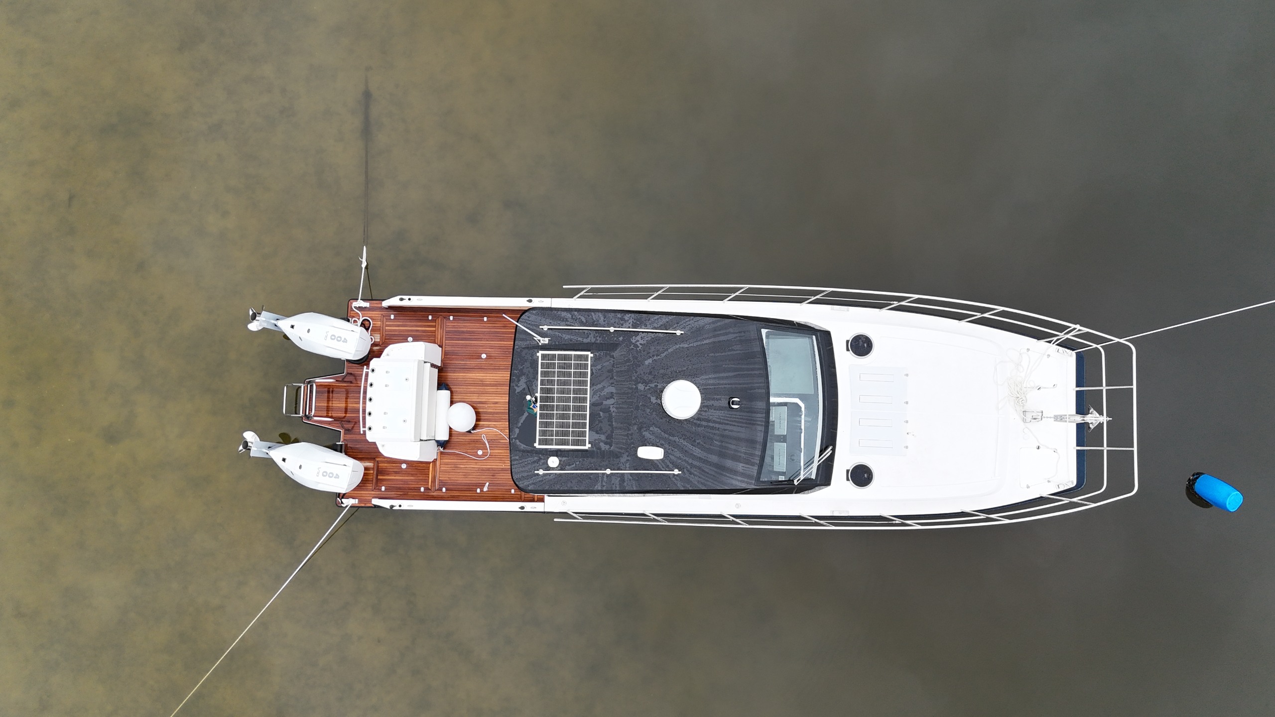 Foto Catamarã Titan Cabin